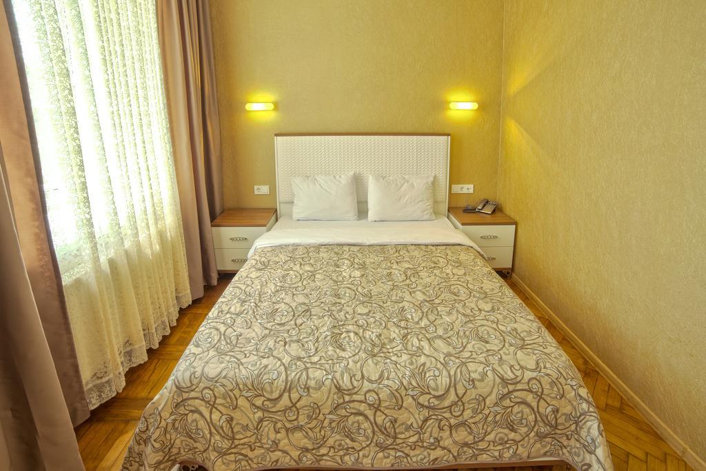 Apart Hotel Kvartira 1 Одеса Екстериор снимка